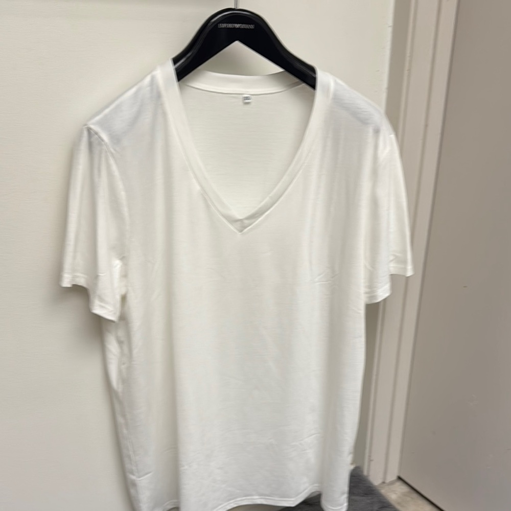 Classic White V-Neck T-Shirt 2XL new never worn